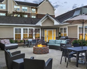 Residence Inn by Marriott Pittsburgh Cranberry Township - Cranberry Township - Binnenhof