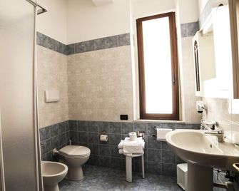 B&B Centrale Affittacamere - Reggio di Calabria - Badkamer