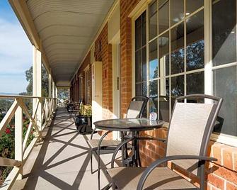 Commercial Golf Resort - Albury - Balcón