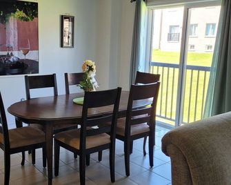 Beautiful four bedroom house available in Dundalk - Dundalk - Dining room