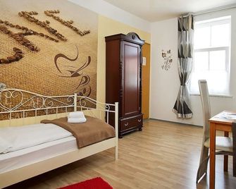 Hotel Neun 3/4 - Celle - Schlafzimmer
