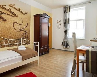 Hotel Neun 3/4 - Celle - Bedroom