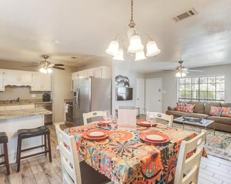 Cozy Ocean Springs Get-away - Ocean Springs - Dining room
