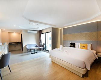 Lawinta Hotel Pattaya - Pattaya - Habitación