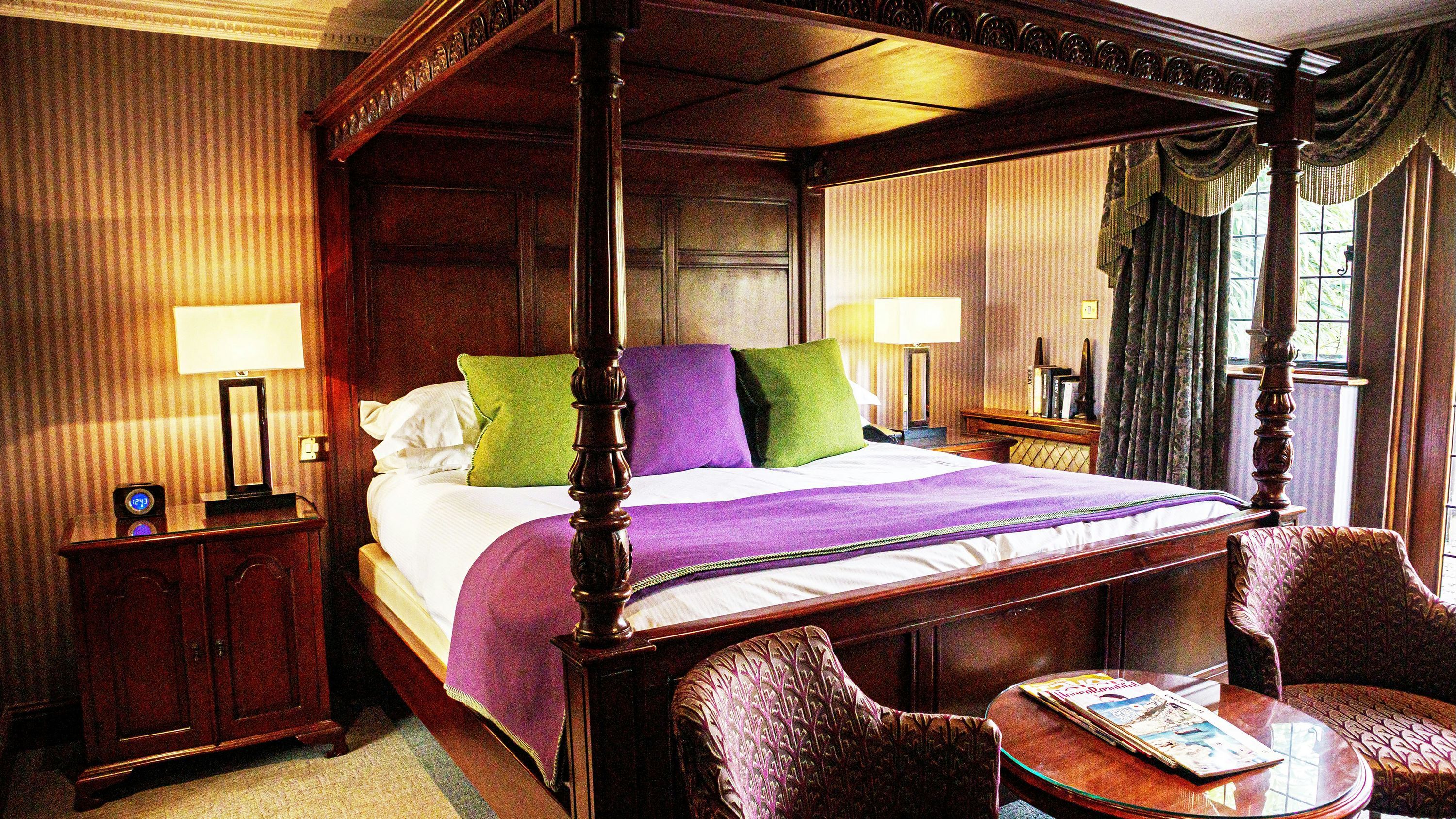 Langshott Manor - Horley - Sovrum