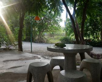 Baan Suan Palm Resort - Uttaradit - Patio