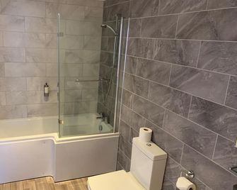 Fornham Guest House - Ottershaw