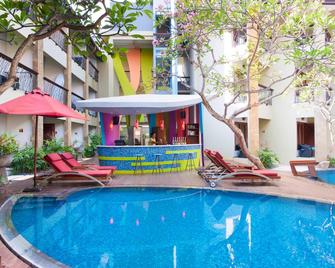 Ibis Styles Bali Legian - Kuta - Pool