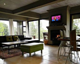 Stonehill River Lodge - Buffeljagsrivier - Living room
