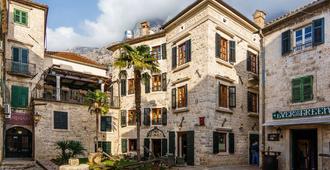 Hotel Monte Cristo - Kotor - Gebouw