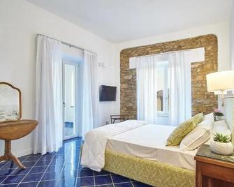 Palazzo Gentilcore - Castellabate - Camera da letto