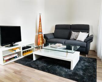 City Apartment Aurich - Ostfriesland - Aurich - Wohnzimmer