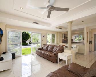 Terrigal Retreat & Spa - Terrigal - Obývací pokoj