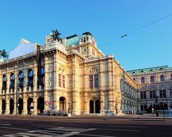 Pension Opera Suites I Self Check In - Vienna