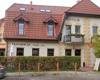 Prohibicja Peter's Pub - Mikolajki - Gebouw