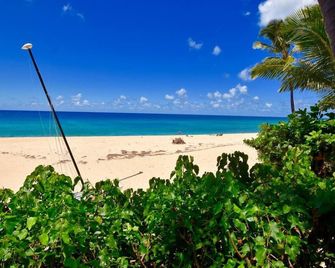 Beachfront House at Pipeline sleep 6 - 푸푸케아 - 해변