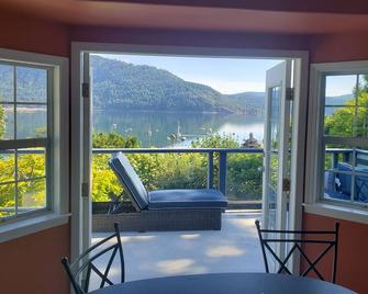 Cowichan Bay Hideaway - Cowichan Bay - Balcony