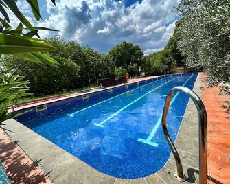 Hotel Mas Pelegri - Serinyà - Pool