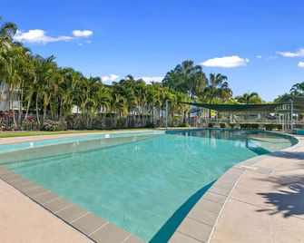 Ramada Encore by Wyndham Whale Cove Hervey Bay - Hervey Bay - Pool