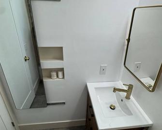 Charming 1-bedroom house with AC and WiFi in Whittier - Whittier