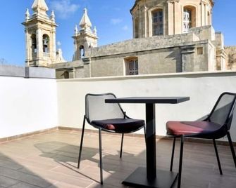 Quaint Boutique Hotel Sannat - Sannat - Balcón