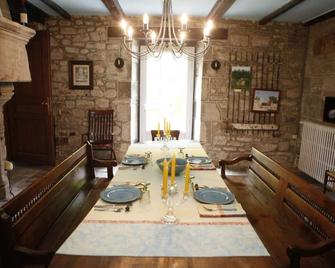 Le Manoir Du Poul Coeur de Bretagne B&B - Mellionnec - Comedor