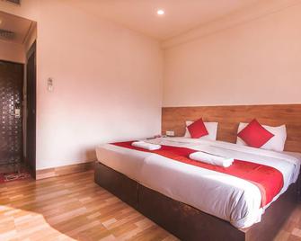 Hotel Saini Inn Kolkata - Kolkata - Bedroom