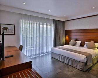 The Violet Thekkady - Thekkady