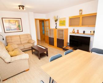 Apartamento de 4 dormitorios a tan sólo 2,5 km de la Playa San Juan - Sant Joan d'Alacant - Sala de estar