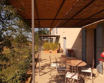 Spacious duplex in a farmhouse, in a protected natural area near the beaches - Le Grau-du-Roi - Innenhof