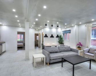 Specious 3 bedrooms with free parking - Montreal - Lobby