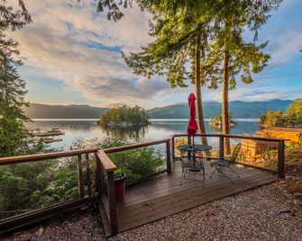 Tranquility Bay Waterfront Inn - Sechelt - Balkon