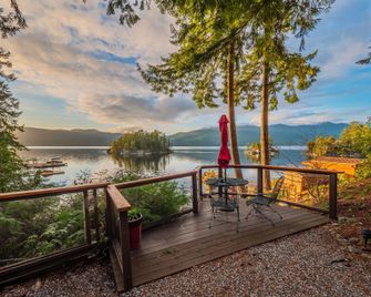 Tranquility Bay Waterfront Inn - Sechelt - Balkón