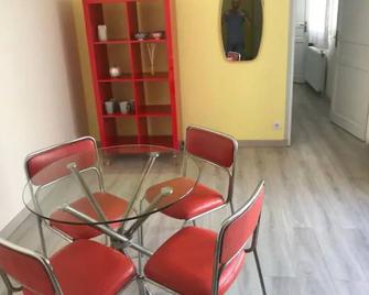 Puteaux : Appartement Spacieux Pour 5 Personnes - Puteaux - Dining room