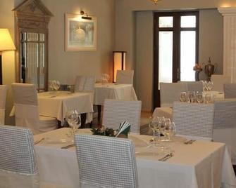 Arc de Triomphe by Residence Hotels - Bucharest - Restaurant