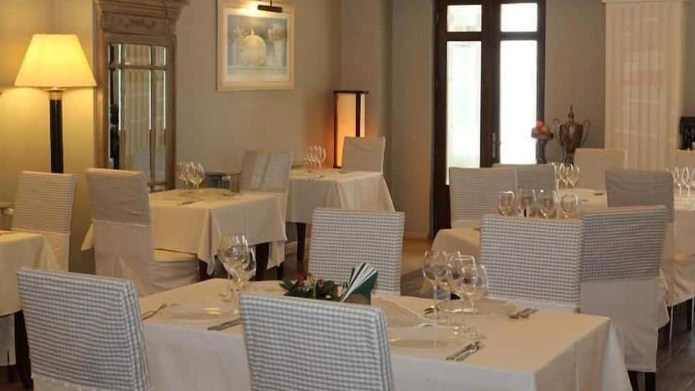 Arc de Triomphe by Residence Hotels