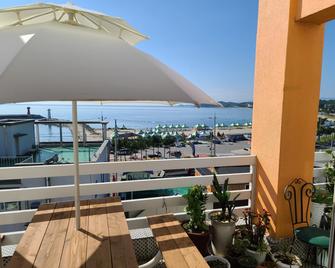 Yangyang Orange - Yangyang - Balcony