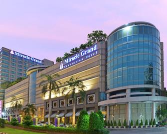 Miracle Grand Convention Hotel - Bangkok - Building