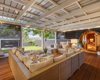Oliver s Cottage Yarra Valley Spa and Sauna - Yarra Glen - Lounge