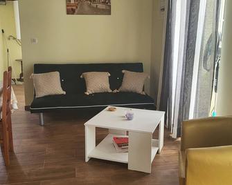 holiday home - Vila do Porto - Living room