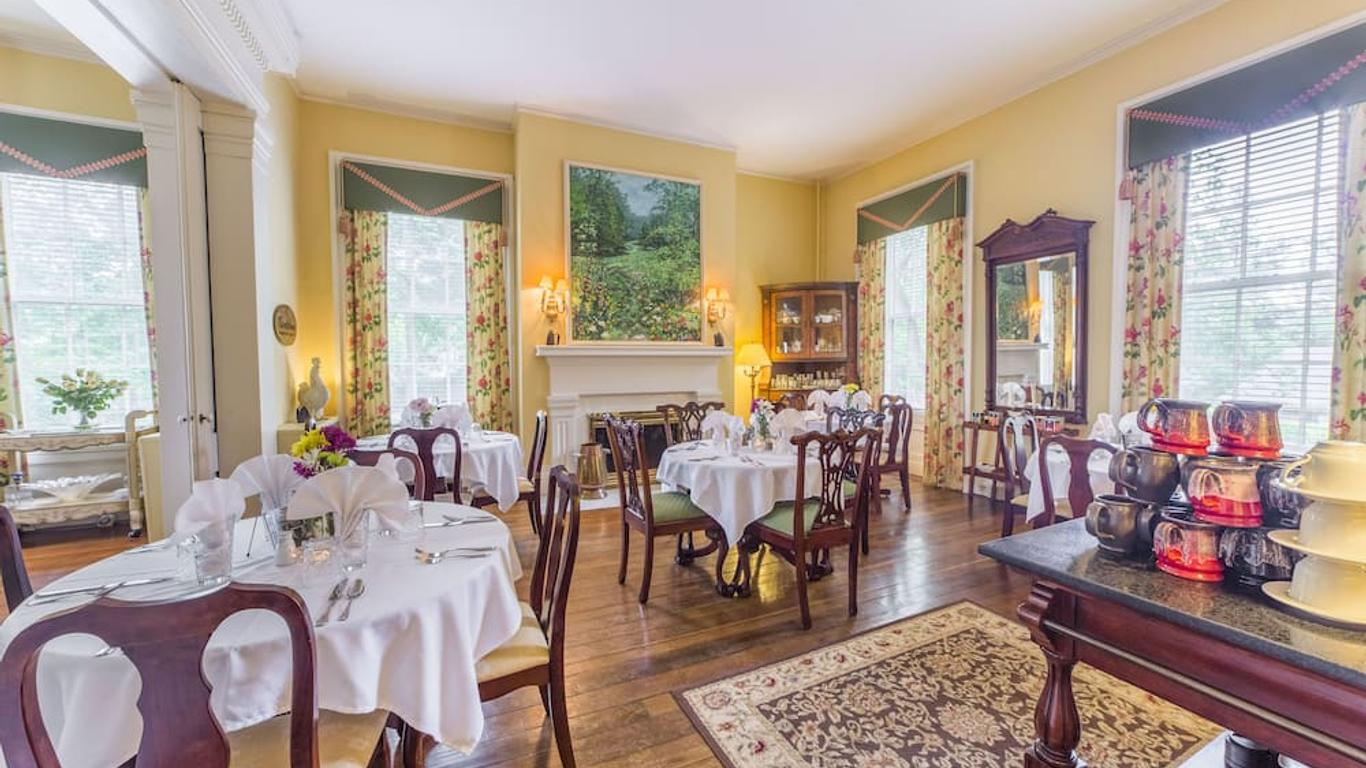 Bourbon Manor Bed & Breakfast Inn