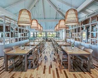 Rare Find! Waterfront Property w/ 2 Outdoor Pools, Pets Allowed! - קי לארגו - מסעדה