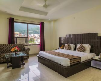 Hotel Maa Gayatri India - Katra - Bedroom