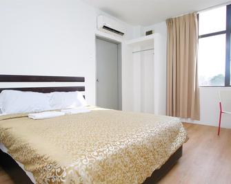 Grand Inn Hotel - Macalister Road - George Town - Bedroom