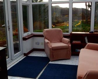 Nc 500 | Lochinver | Self Catering | Cruachan Holiday Home - Lochinver - Living room