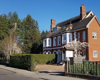 Anand Lodge - Royal Tunbridge Wells - Edificio