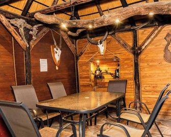 Hotel Uhland - ווינדהוק - חדר אוכל