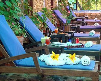 Hotel Boutique Iguaque Campestre Spa & Ecolodge - וילה דה ליבה - פטיו