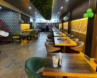 Roomquet comfort - Prayagraj - Restaurant