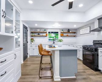 Quaint Cozy 4-bedroom Retreat Near Downtown San Antonio & All Attractions - سان انطونيو - مطبخ